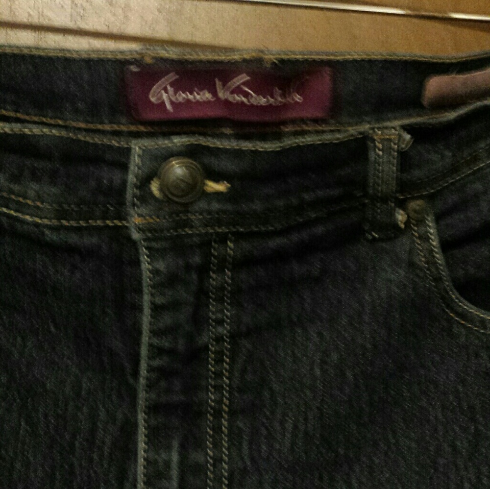 Gloria Vanderbilt Jean - Picture 2 of 2